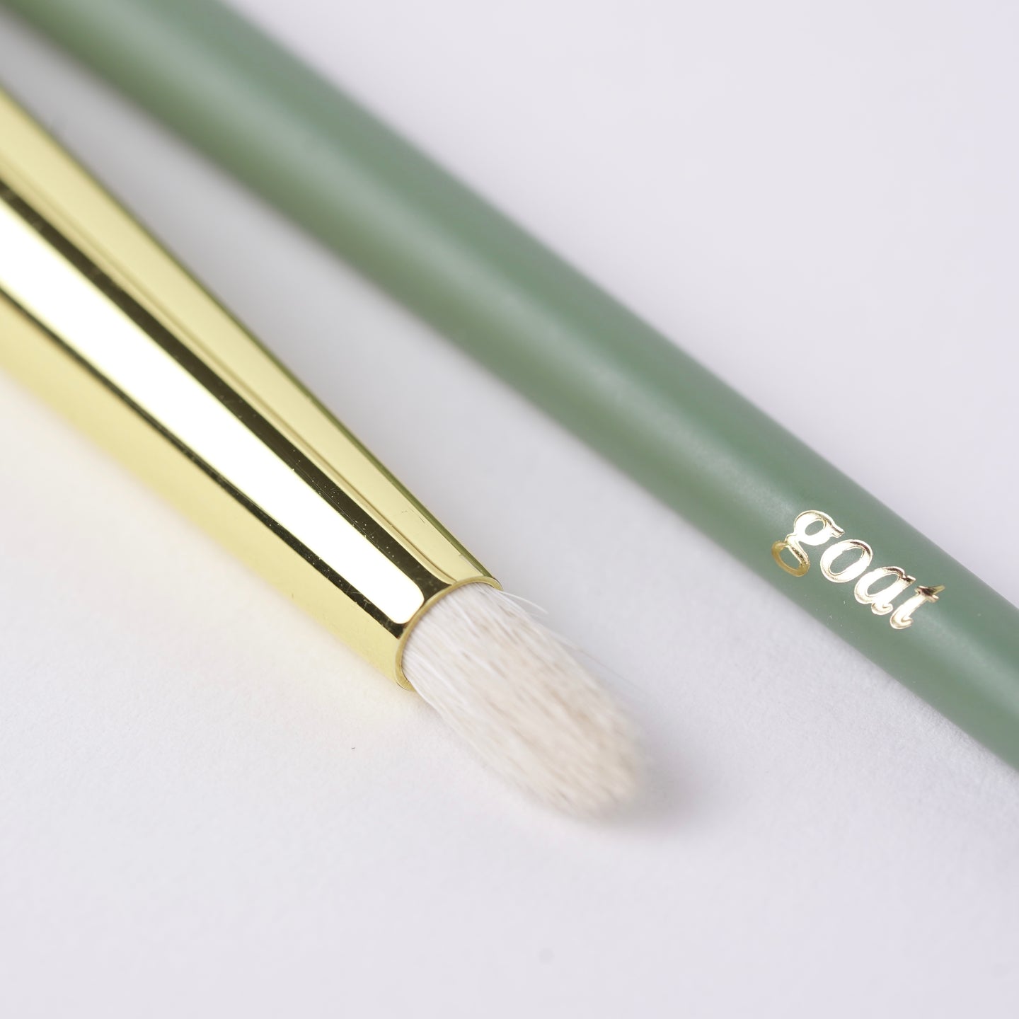 R-28 small blending goat hair brush