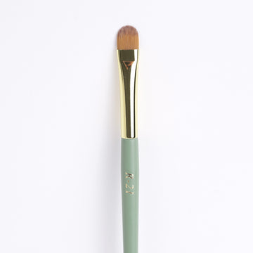 R‑21 flat synthetic brush – precision concealer and cream eyeshadow brush for detail work