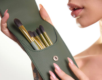 WHISPER TOUCH (SQUIRREL HAIR)