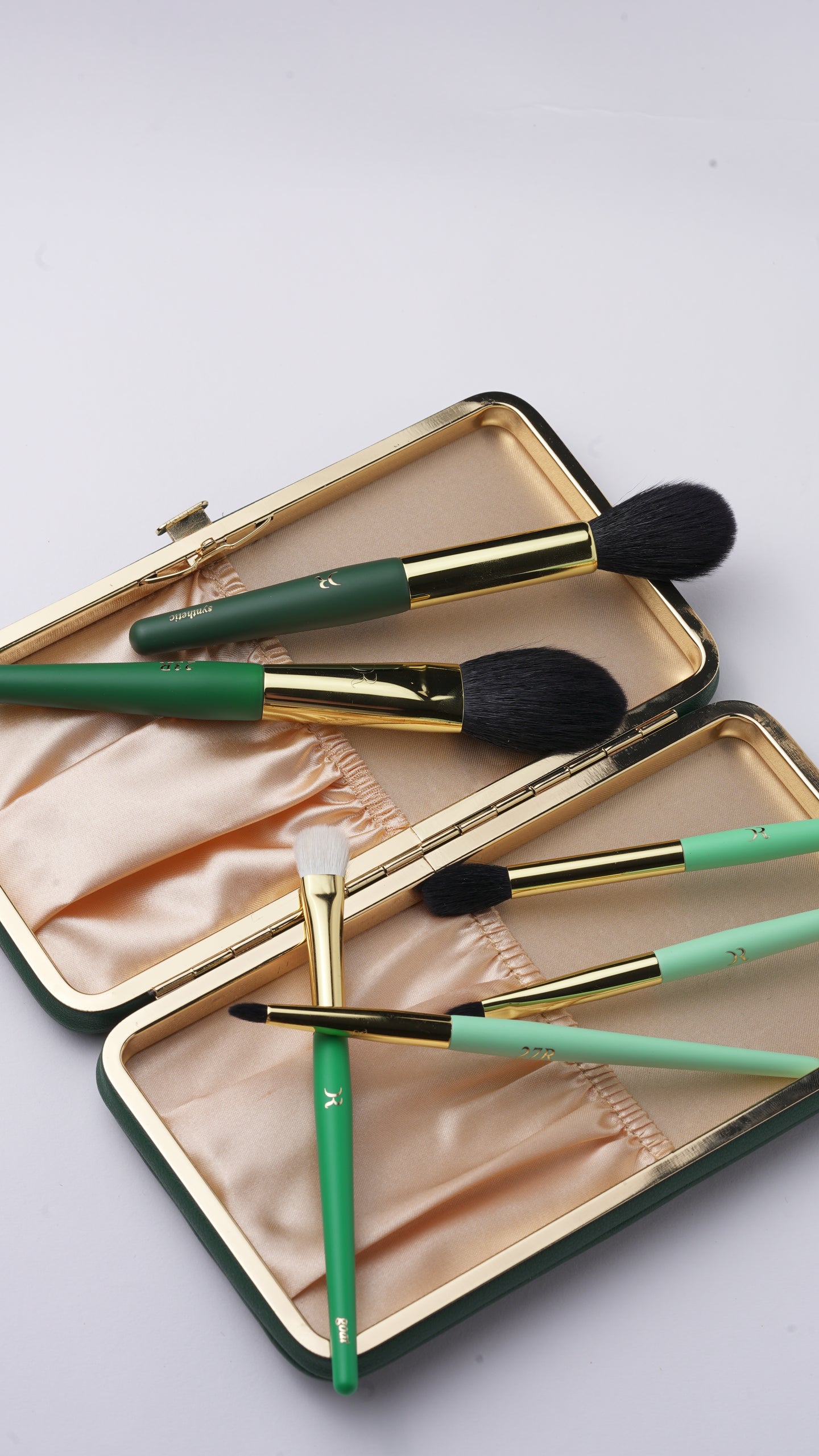 MY MINI TRAVEL BRUSHES