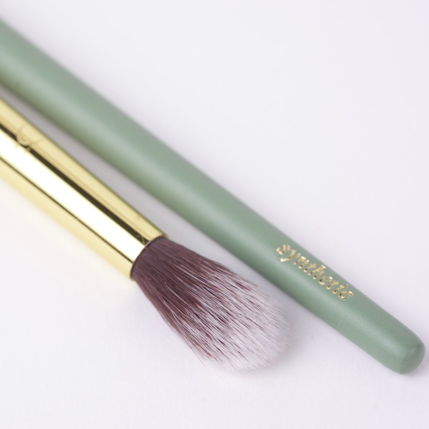 104R BLENDING CONCEALER BRUSH