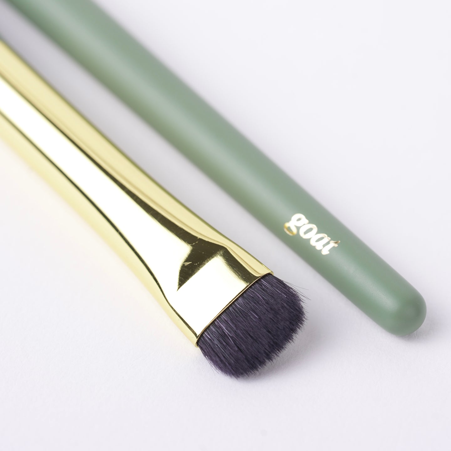 208D SMALL FLAT BLEND BRUSH