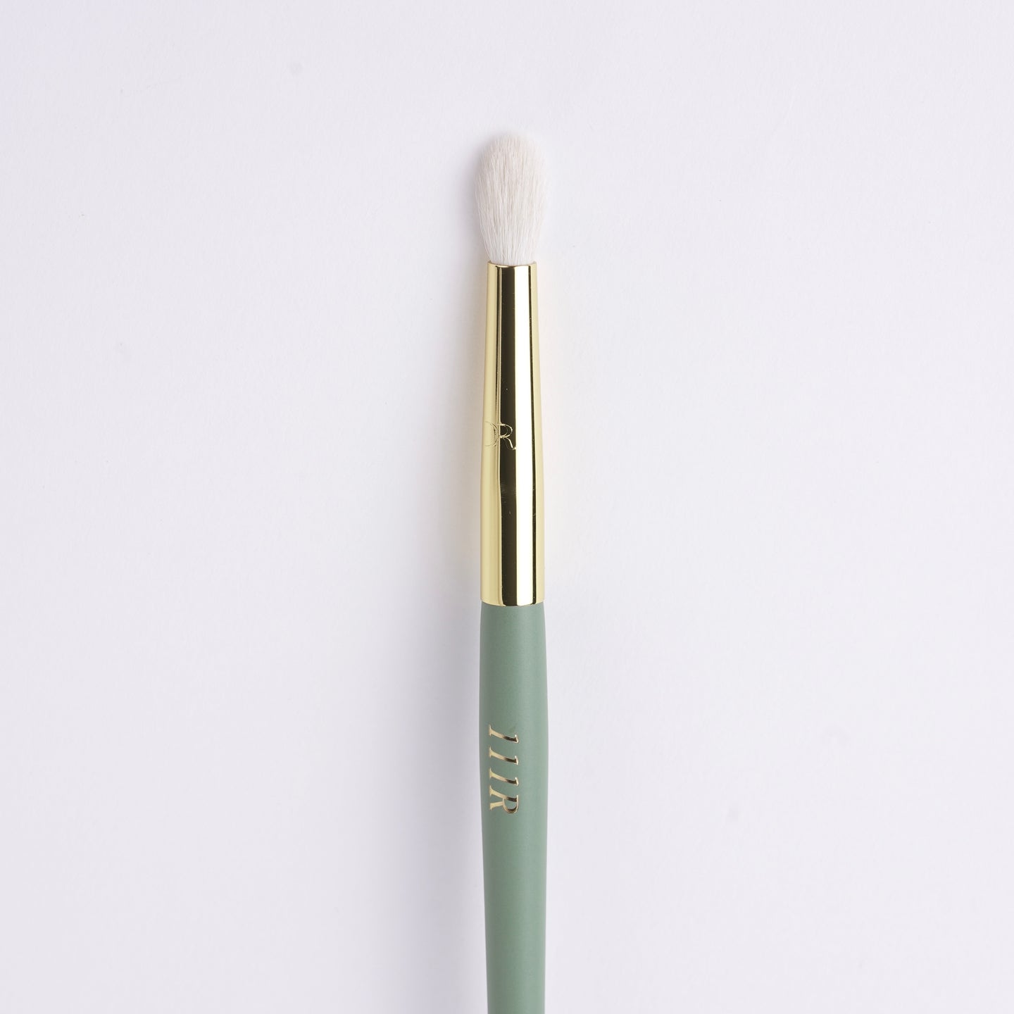 111R DEFINING CREASE BRUSH