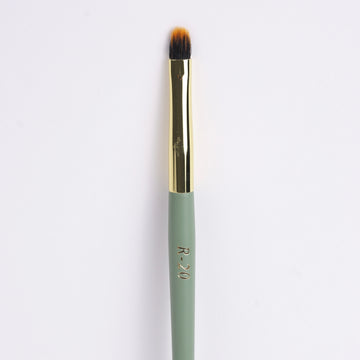 R‑20 duo fiber lip and cream eyeshadow brush – precision synthetic duo fiber makeup tool